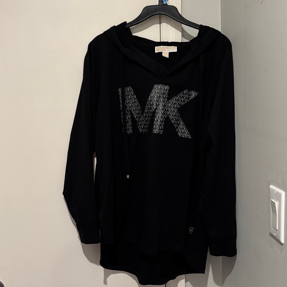 Michael Kors Black V-Neck Top with Logo has hood